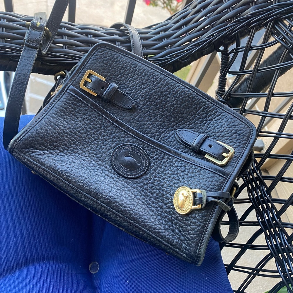 Vintage Dooney and Bourke crossbody